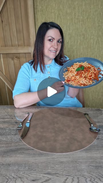 Envie d’un bon plat chaud, même quand tout est fermé ? 🍽️🍝 Les distributeurs …